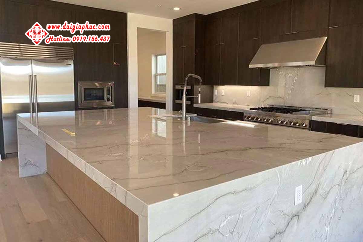 Mont Blanc (Nung Kết) hover